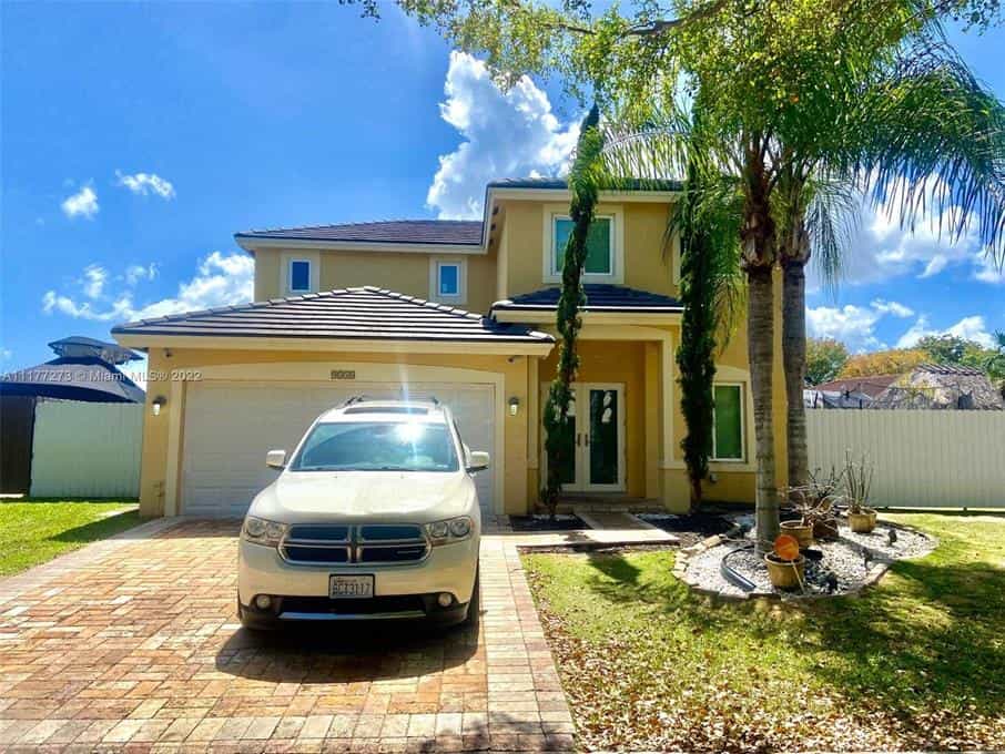 Condominium in Cutler Bay, Florida 10182022