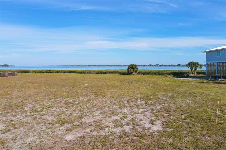 Land in Punta Gorda Beach, Florida 10182025