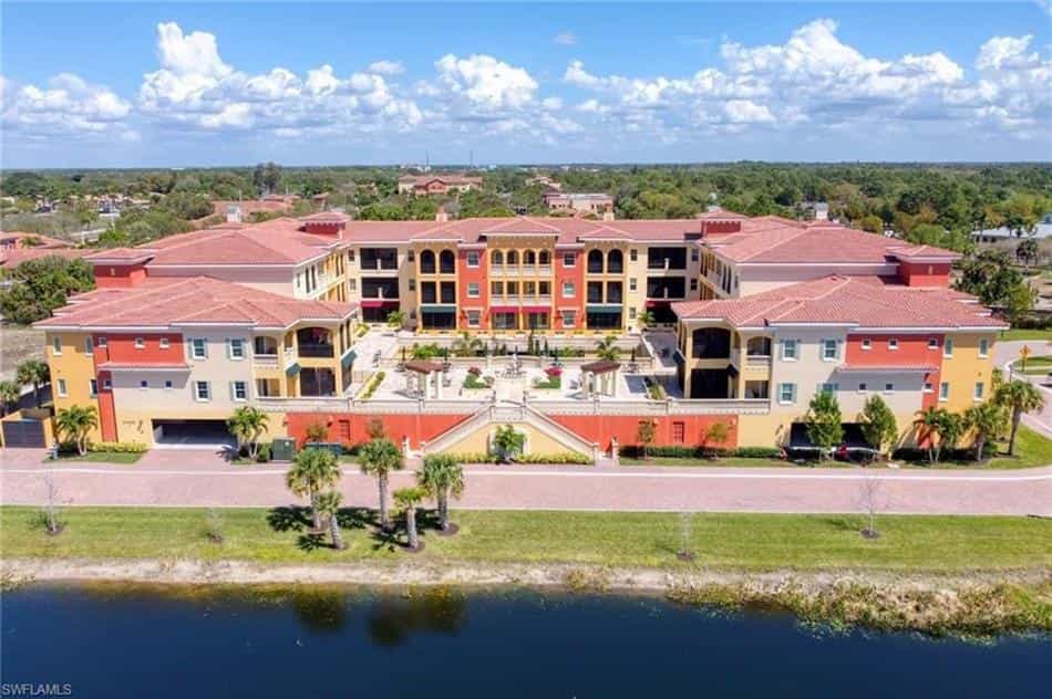 Condominium in Estero, Florida 10182032