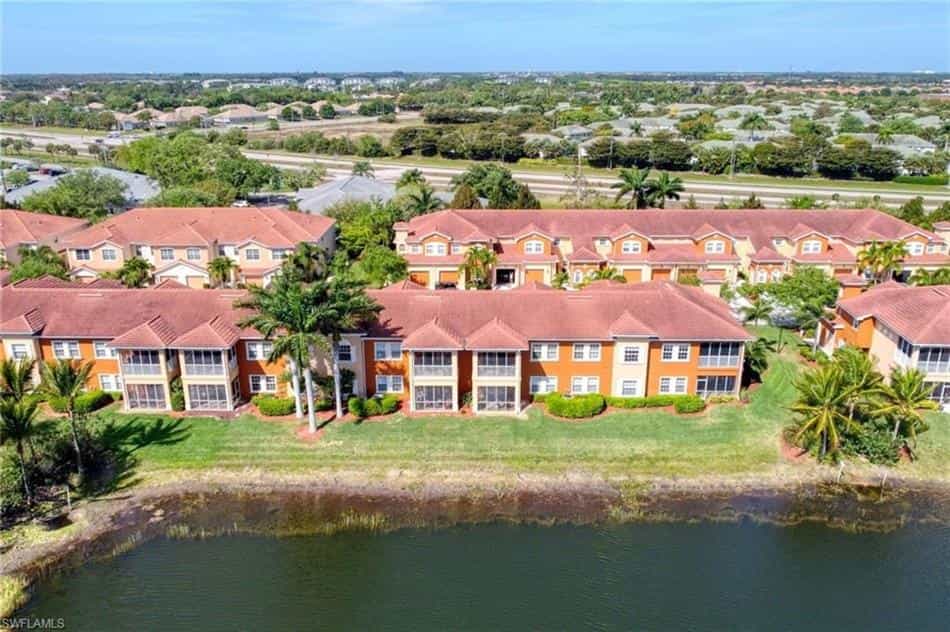 Condominium dans Fort Myers, Floride 10182065