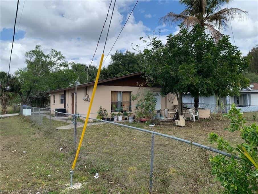 House in Fort Myers, Florida 10182070