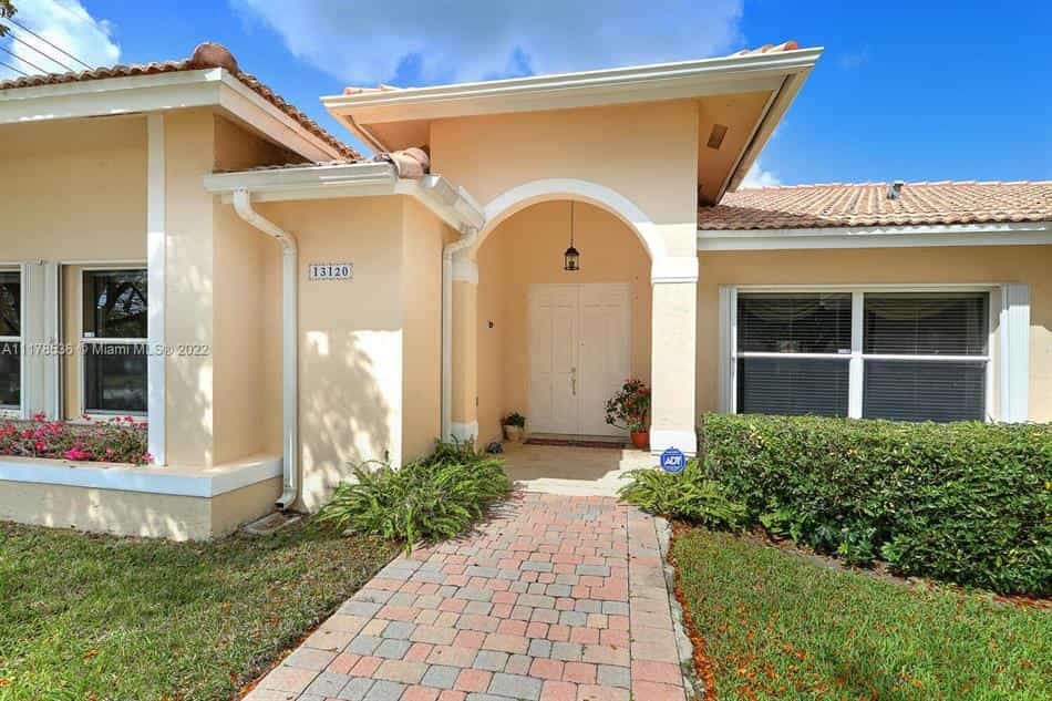 Condominium dans Richmond Heights, Florida 10182111