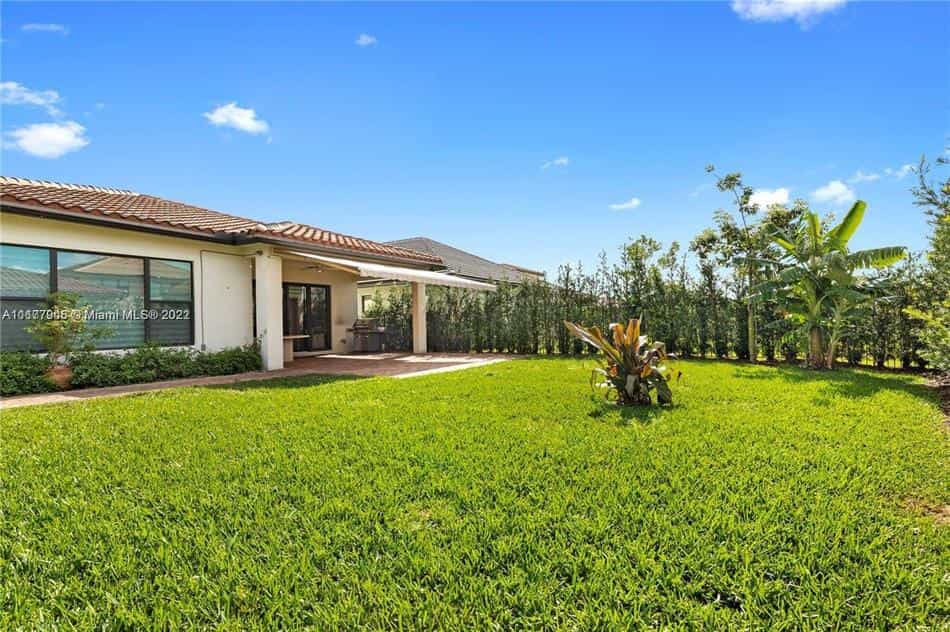 Eigentumswohnung im Pembroke Pines, Florida 10182141