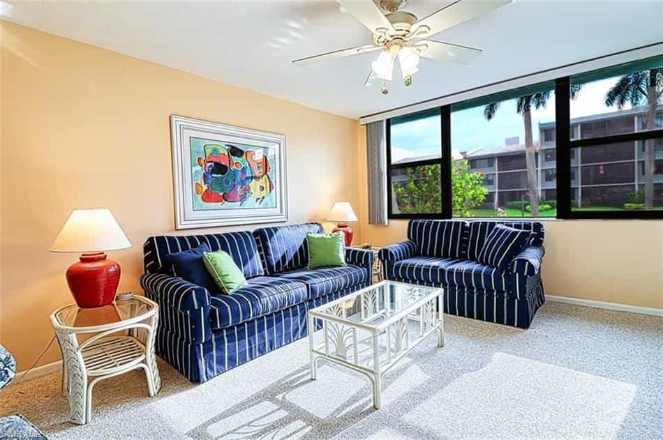 Condominium in Sanibel, Florida 10182161