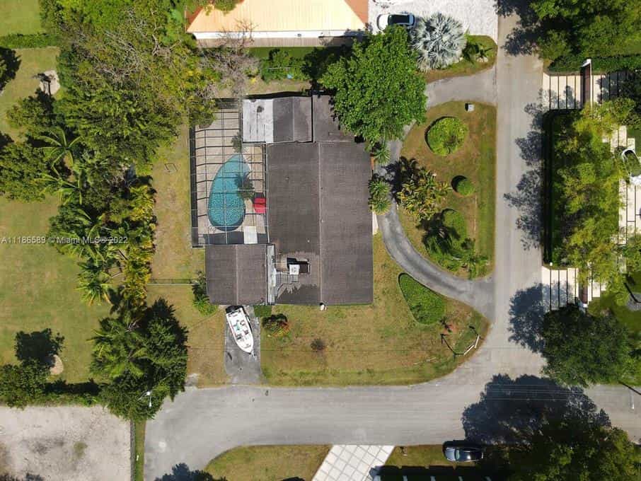 Condominium in South Miami, Florida 10182196