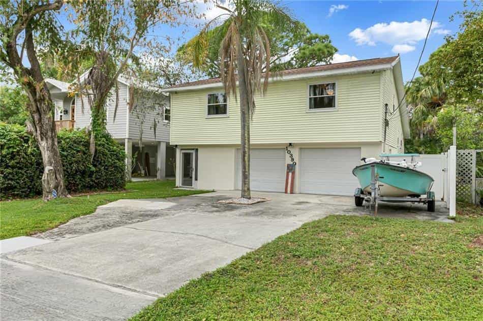 House in Gandy, Florida 10182201