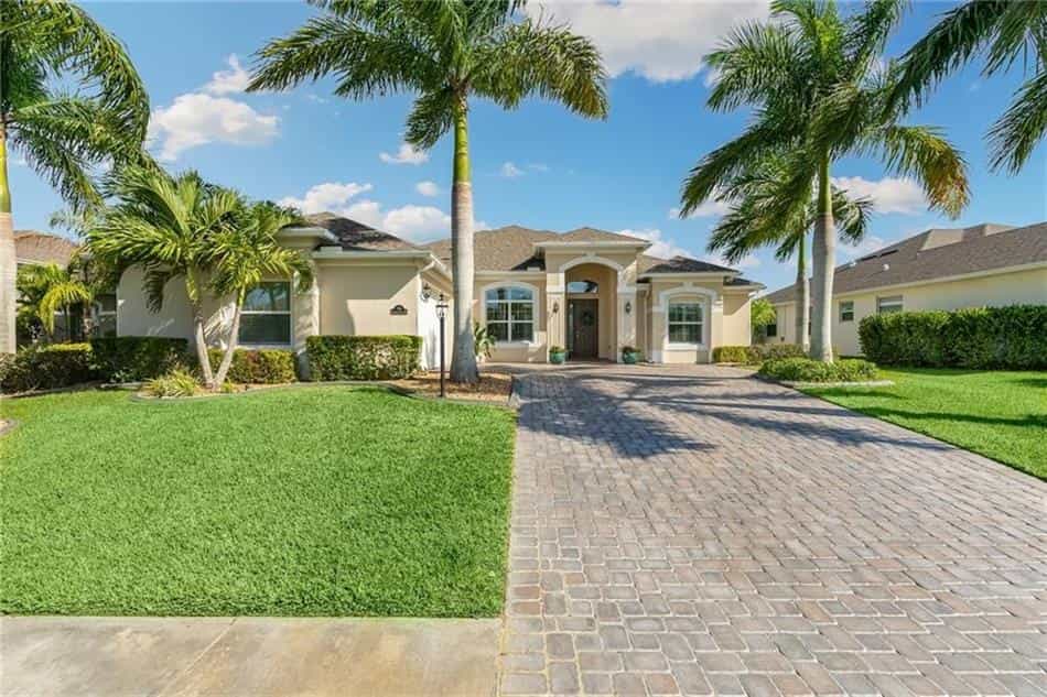 House in Vero Beach South, Florida 10182241