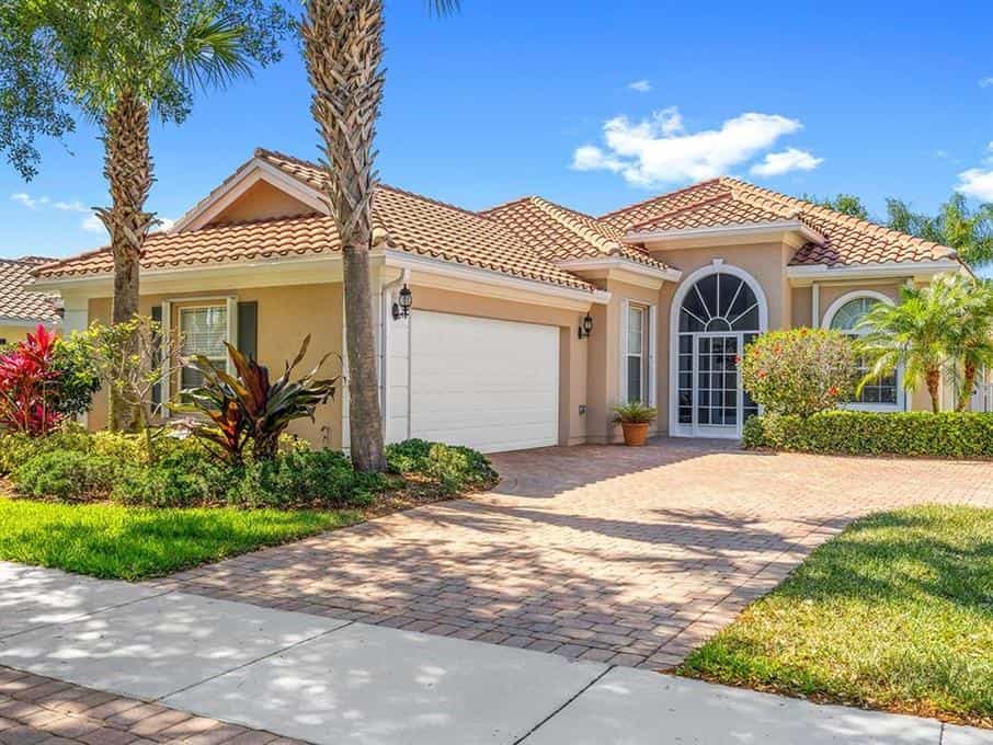 House in Winter Beach, Florida 10182242