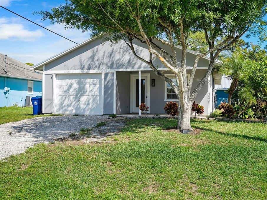 House in Vero Beach, Florida 10182287