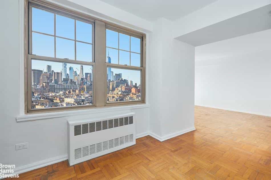 Condominium in New York, New York 10182658