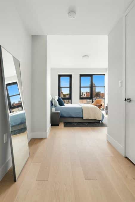 Condominium in New York, New York 10182879