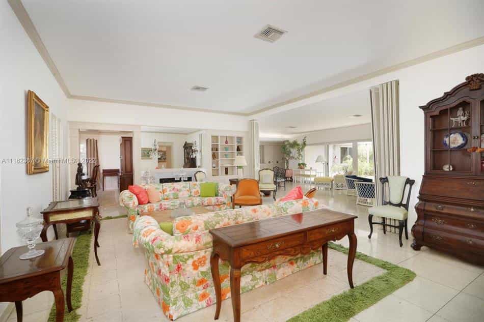 Condominium in Coral Gables, Florida 10182906