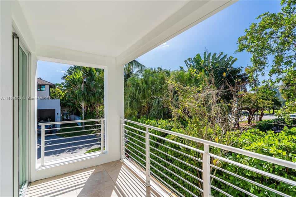 Condominium in Key Biscayne, Florida 10182922