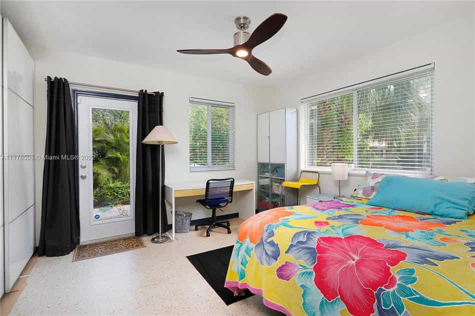 Condominium in Miami, Florida 10182928