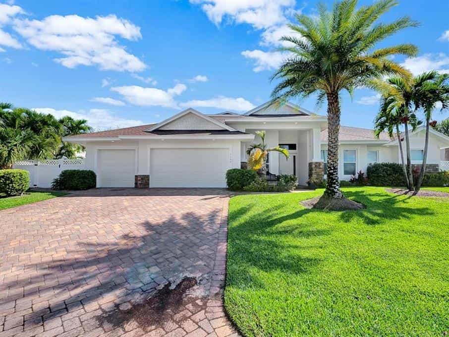 House in Riomar, Florida 10182985