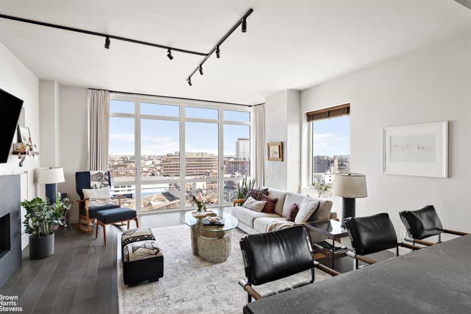 Condominium in New York, New York 10183249