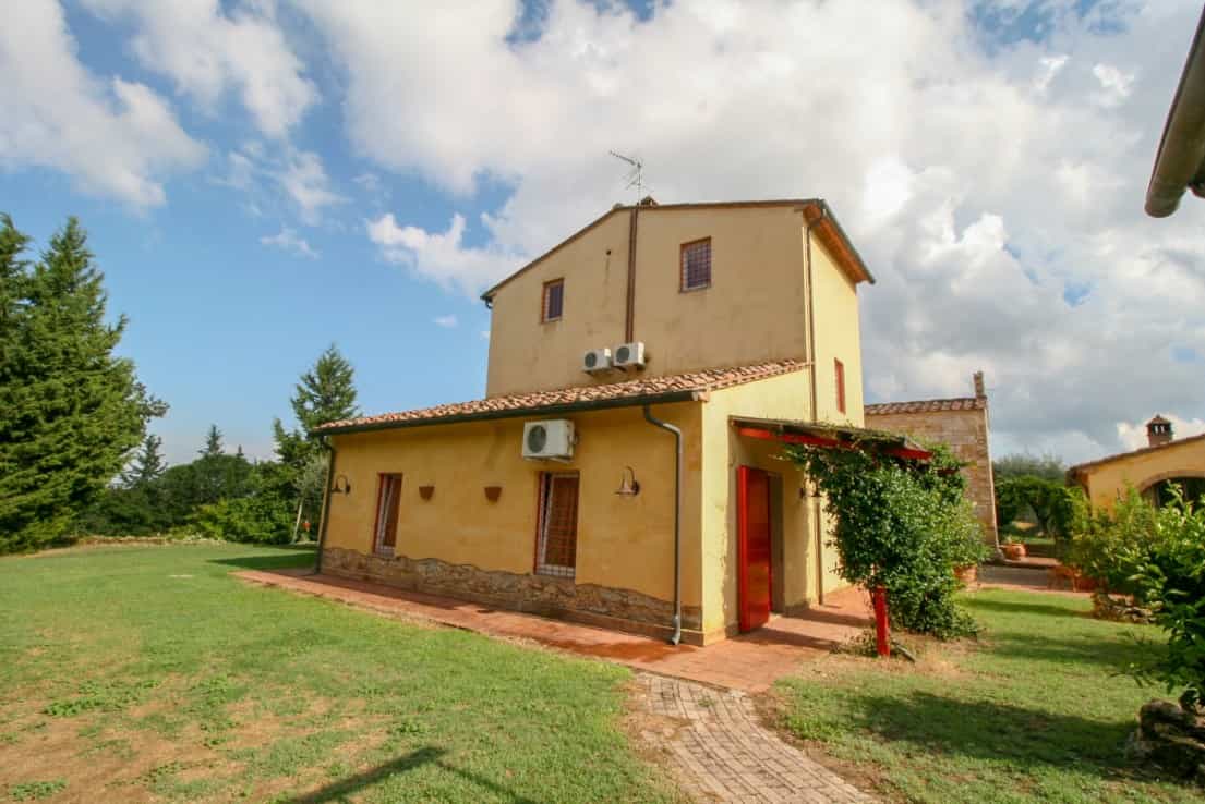 House in Parlascio, Tuscany 10185202