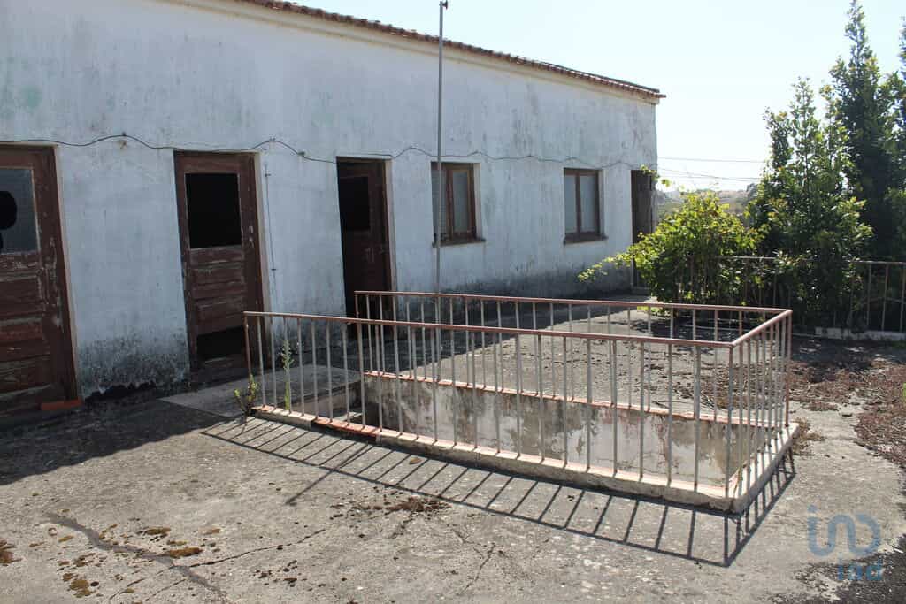 House in Atouguia da Baleia, Leiria District 10187715
