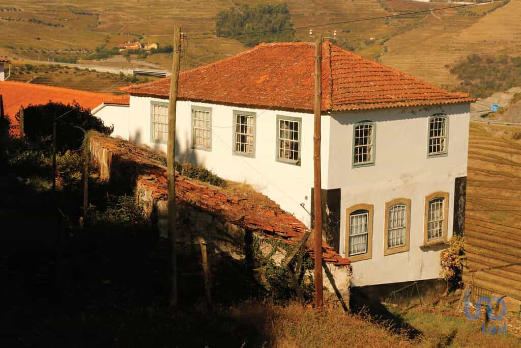 rumah dalam , Vila Real District 10188221