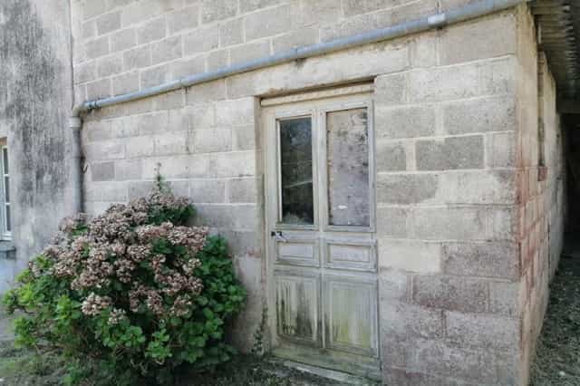 Rumah di La Croix-Helléan, Brittany 10190923