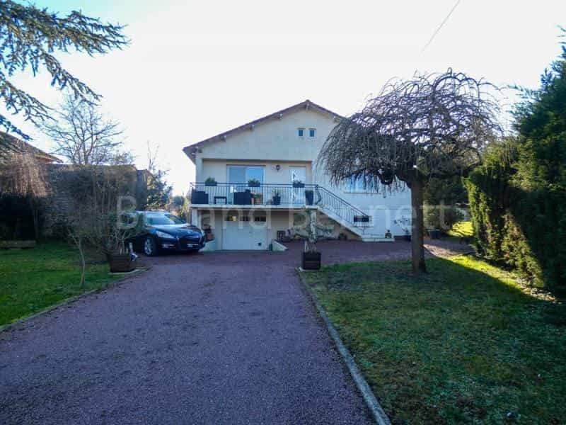 Hus i Villefagnan, Nouvelle-Aquitaine 10190944