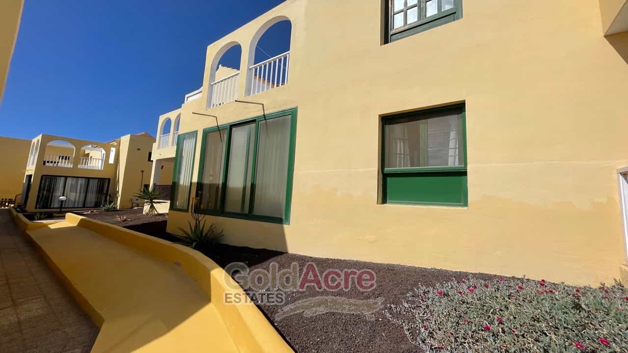 Condominium in Puerto del Rosario, Canary Islands 10191230