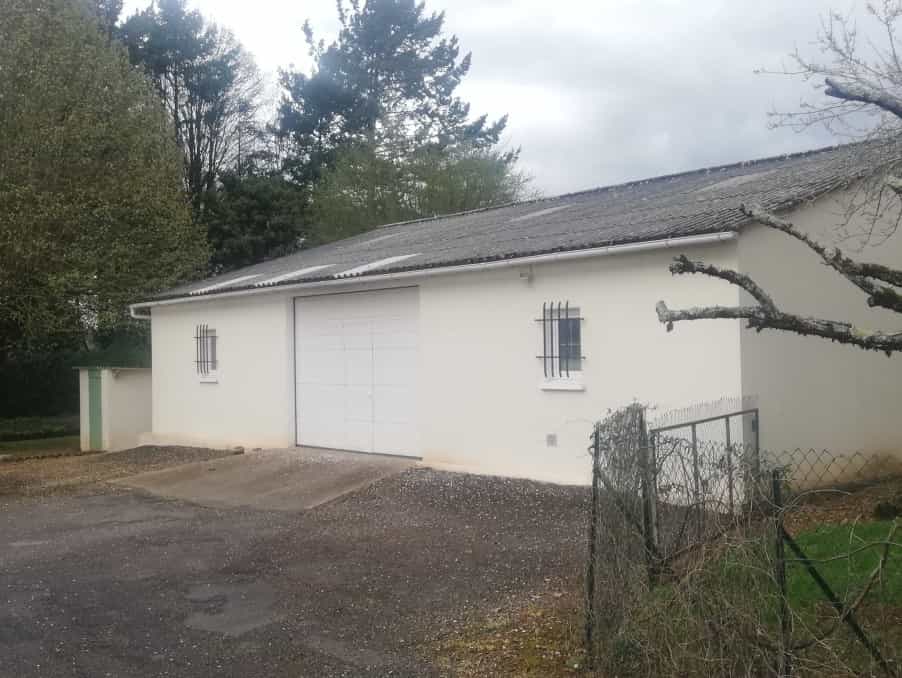 σπίτι σε Chasseneuil-sur-Bonnieure, Nouvelle-Aquitaine 10191264