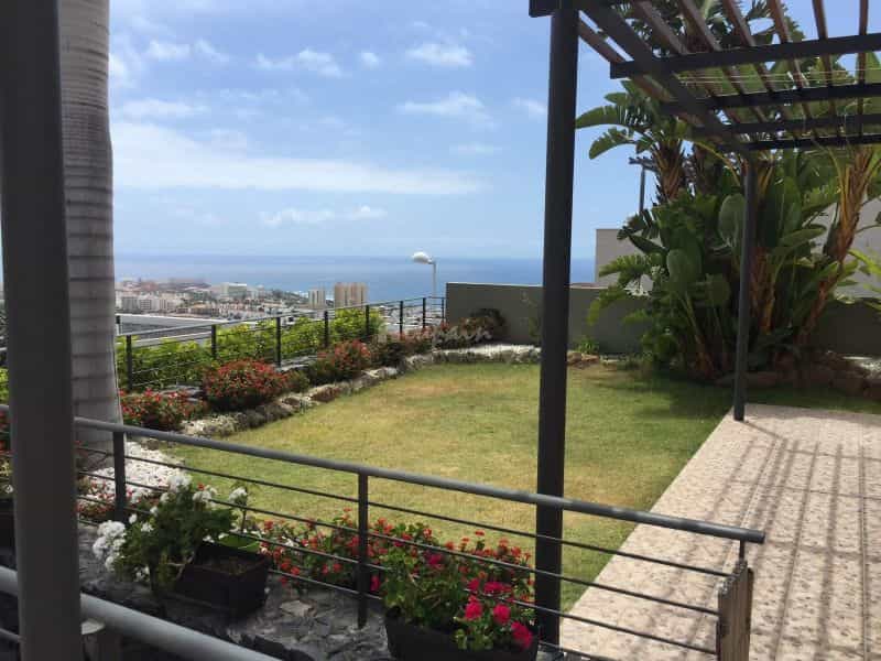 House in Los Cristianos, Canary Islands 10191300