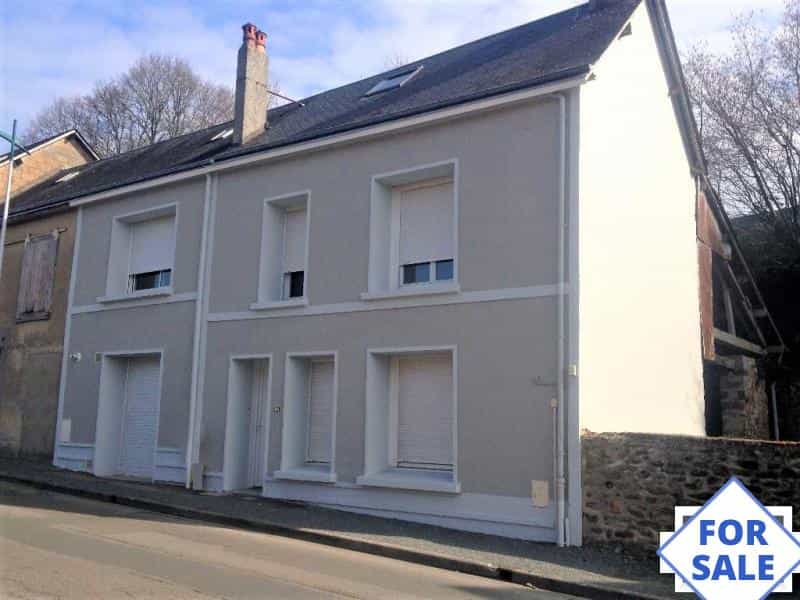 House in Villaines-la-Juhel, Pays de la Loire 10191374