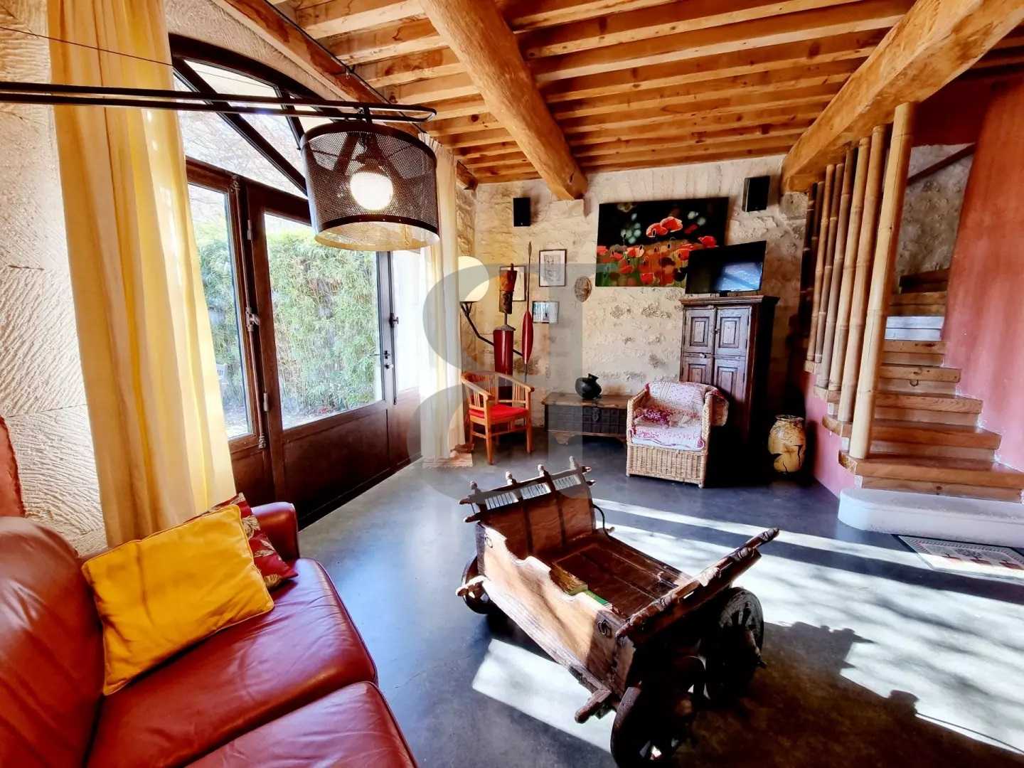 House in Saint-Rémy-de-Provence, Provence-Alpes-Côte d'Azur 10191405