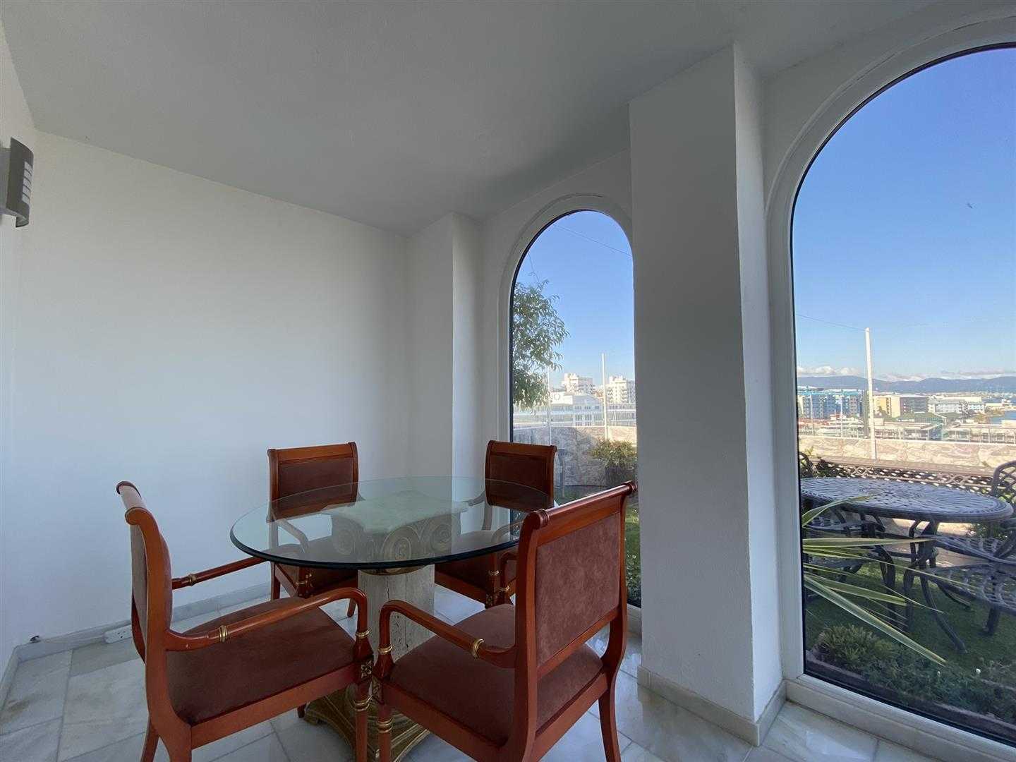 公寓 在 Gibraltar,  10191459