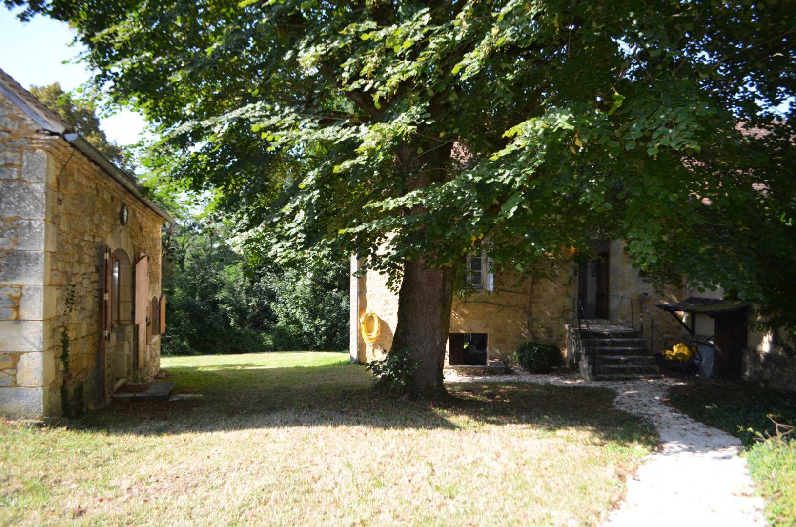 Rumah di Salignac-Eyvigues, Nouvelle-Aquitaine 10191522