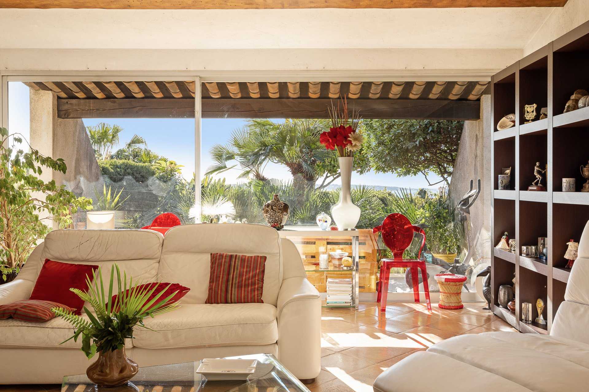 Talo sisään Golfe-Juan, Provence-Alpes-Cote d'Azur 10192017