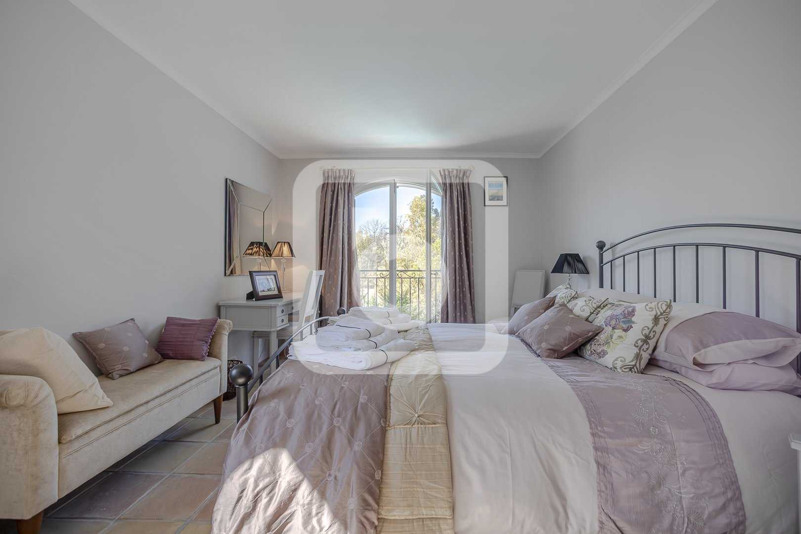 rumah dalam Opio, Provence-Alpes-Côte d'Azur 10192498