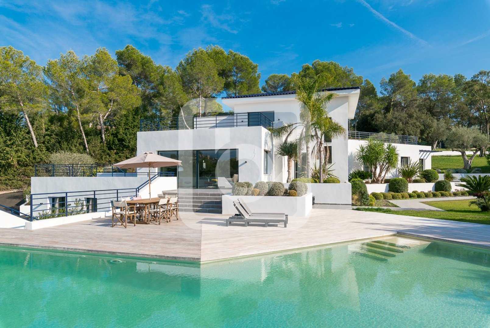 House in Mougins, Provence-Alpes-Cote d'Azur 10192531
