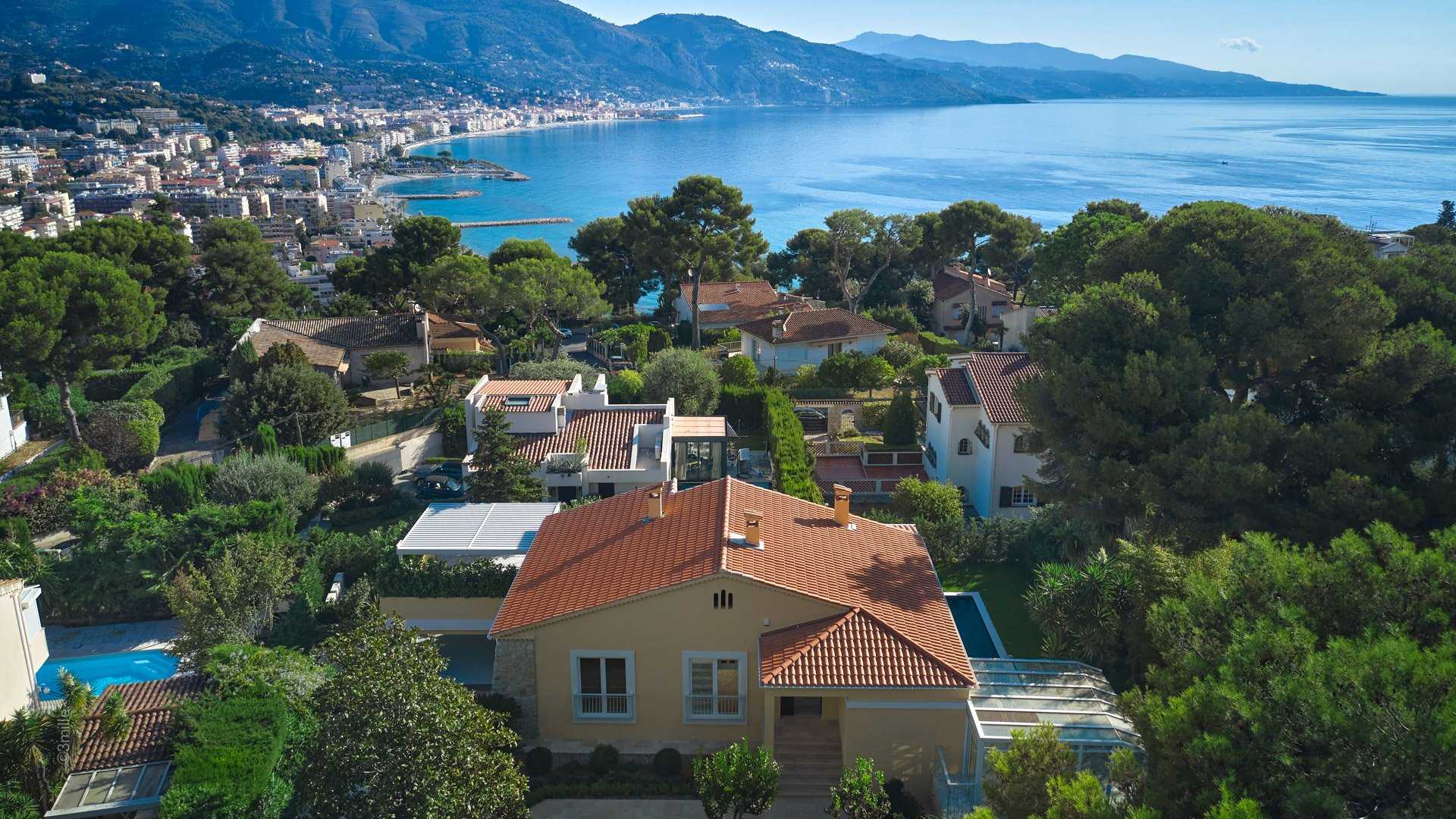Huis in Roquebrune-Cap-Martin, Provence-Alpes-Côte d'Azur 10192663