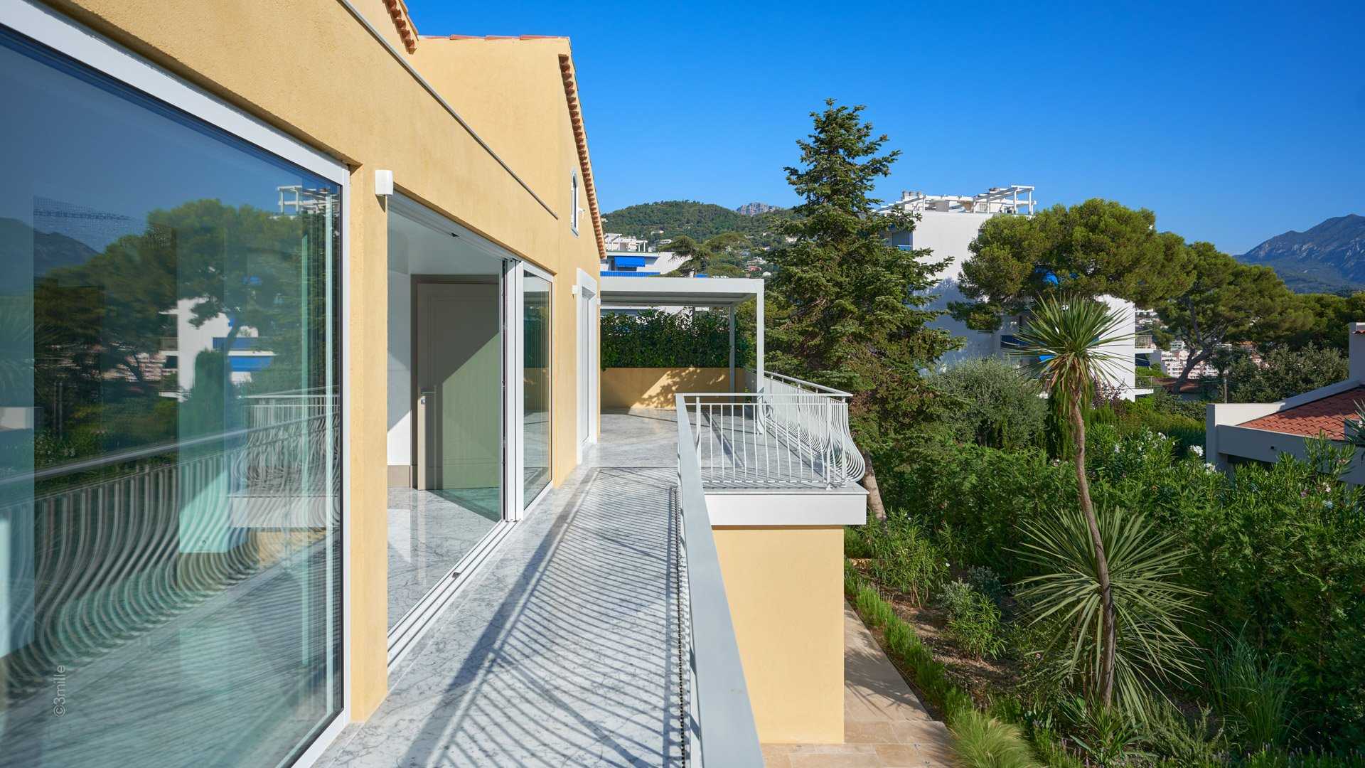 жилой дом в Roquebrune-Cap-Martin, Provence-Alpes-Côte d'Azur 10192663