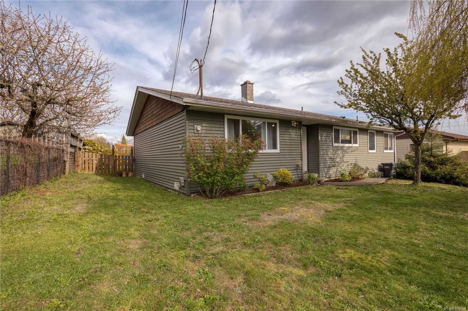 House in Nanaimo, British Columbia 10192763