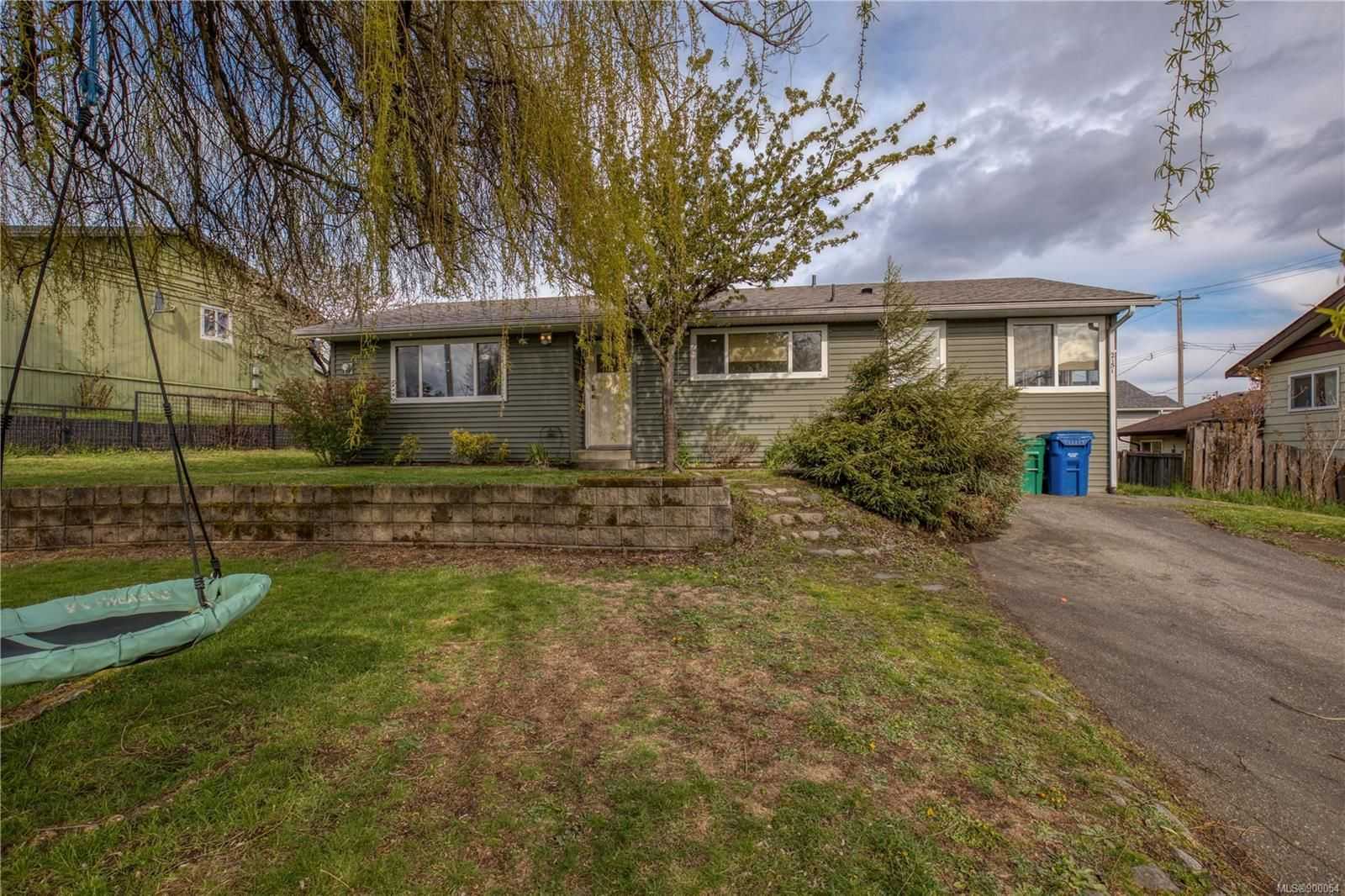 House in Wellington, British Columbia 10192763