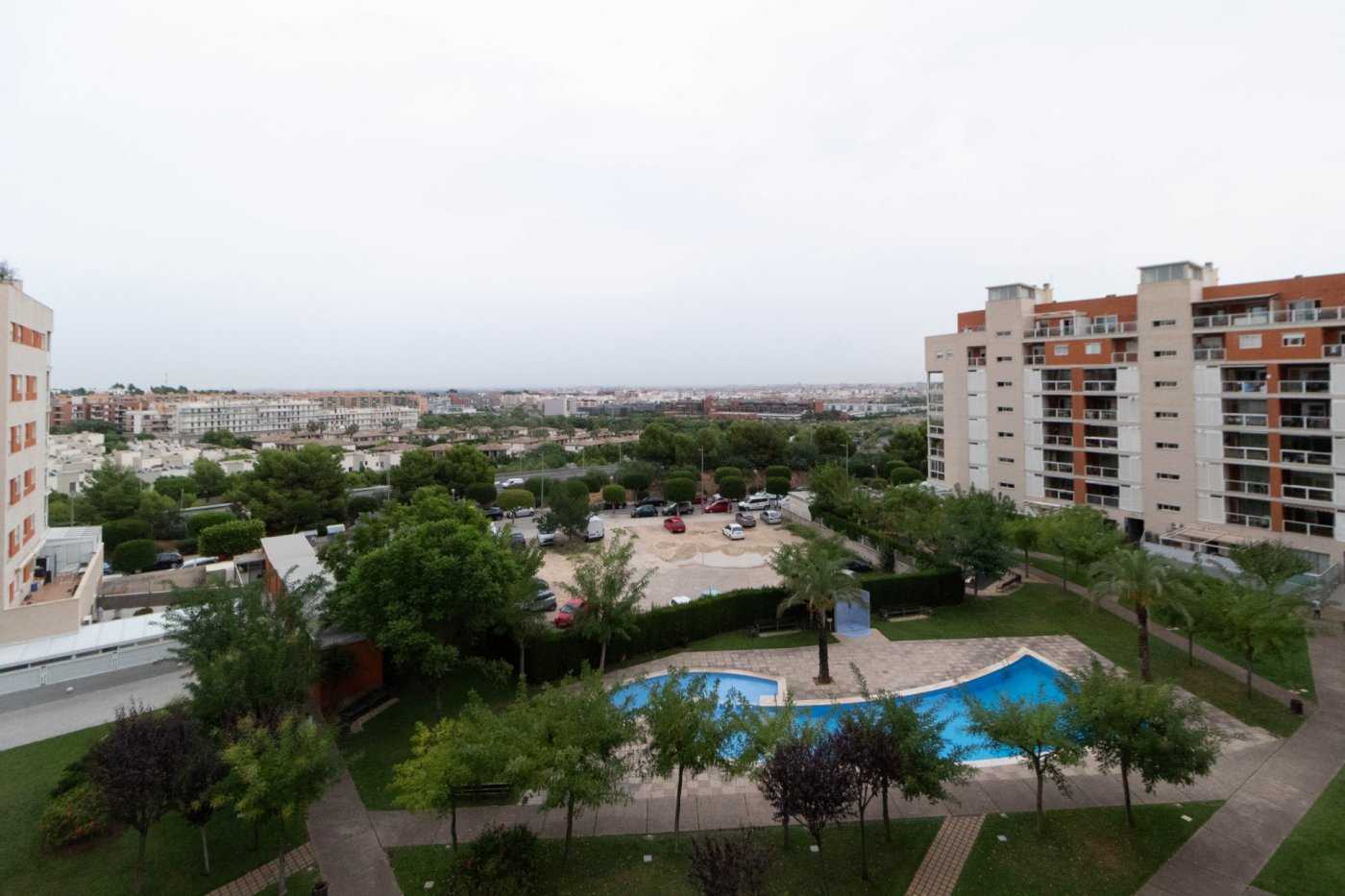 Condominium in Paterna, Valencian Community 10193046