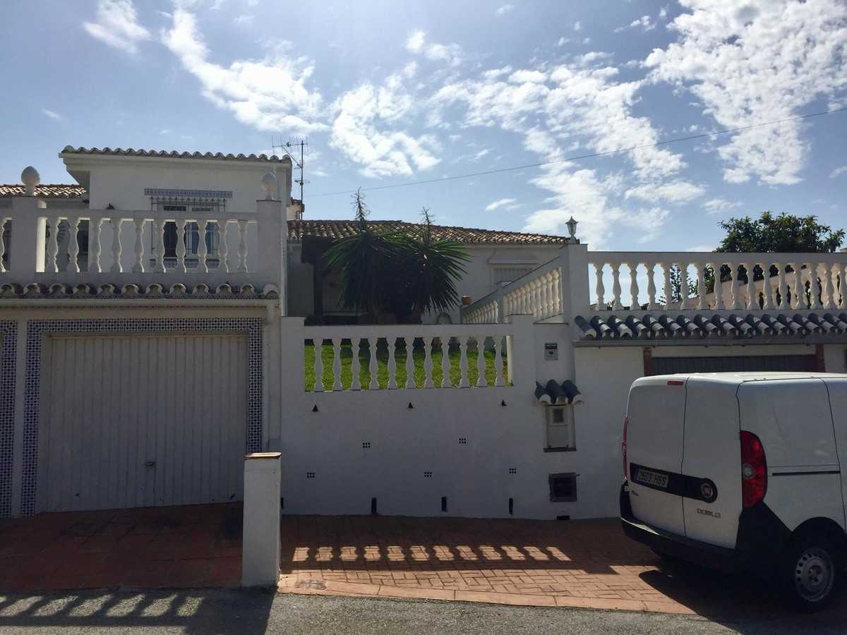 Casa nel Fuengirola, Andalusia 10193221