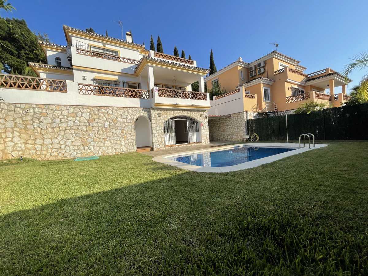 House in Fuengirola, Andalusia 10193284