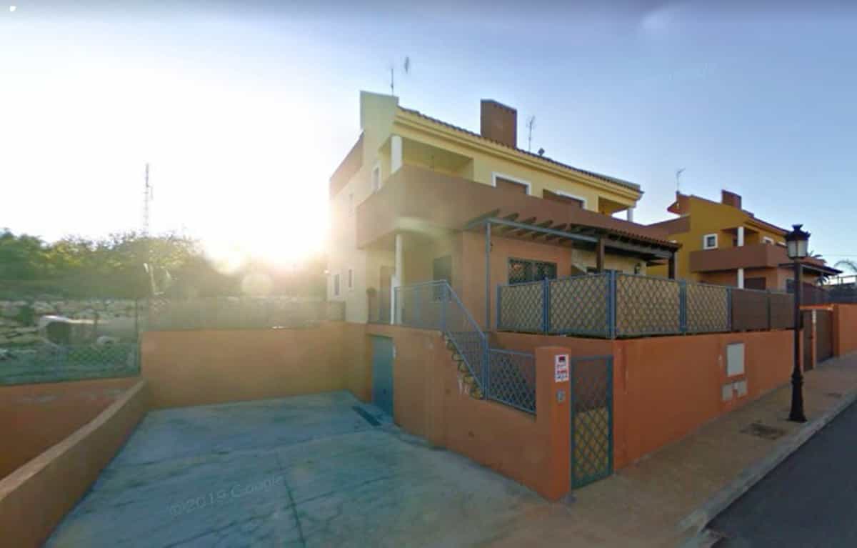 House in Alhaurín el Grande, Andalucía 10193349