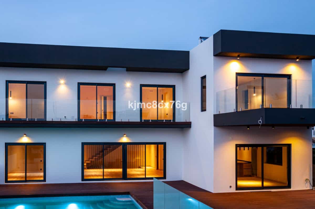 House in Fuengirola, Andalusia 10193420