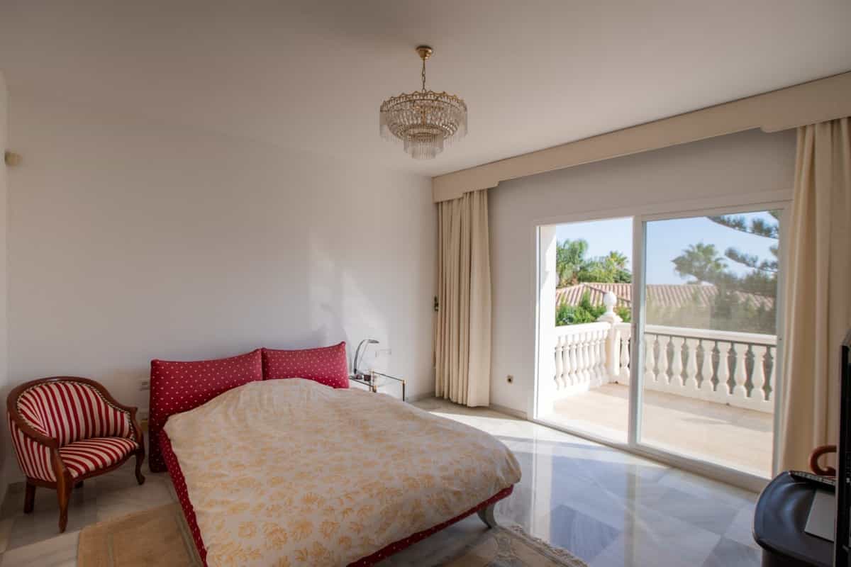 rumah dalam Marbella, Andalusia 10193500