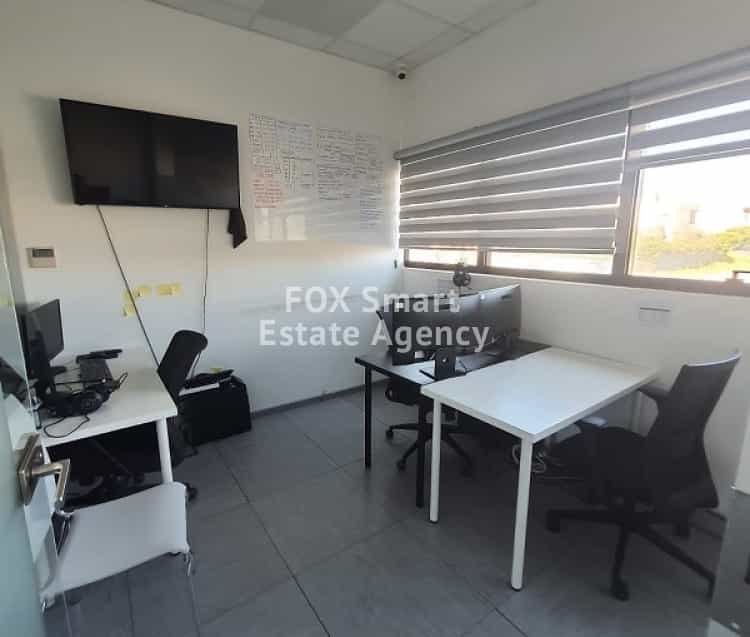Γραφείο σε Strovolos, Nicosia 10193683