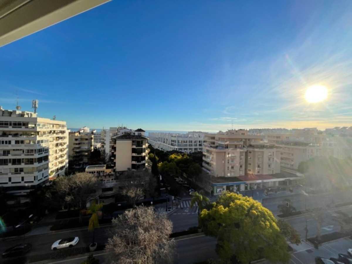 Condominium in Marbella, Andalusia 10193697