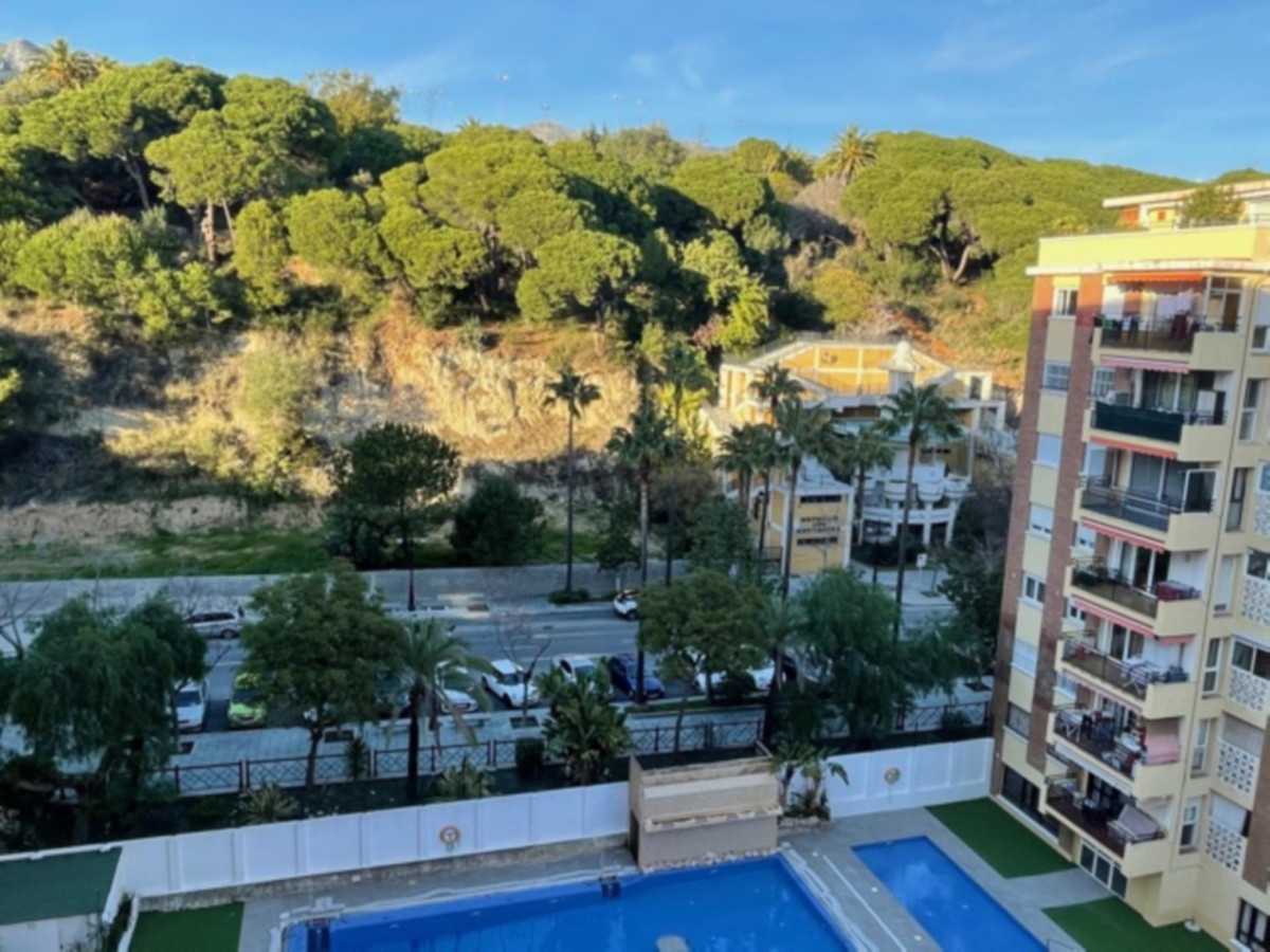 Condominium in Marbella, Andalusia 10193697