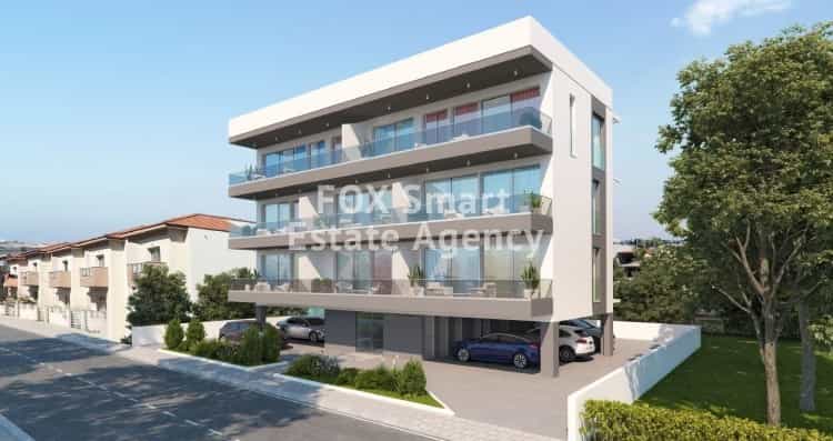 Condominium in Agia Fylaxis, Lemesos 10193821