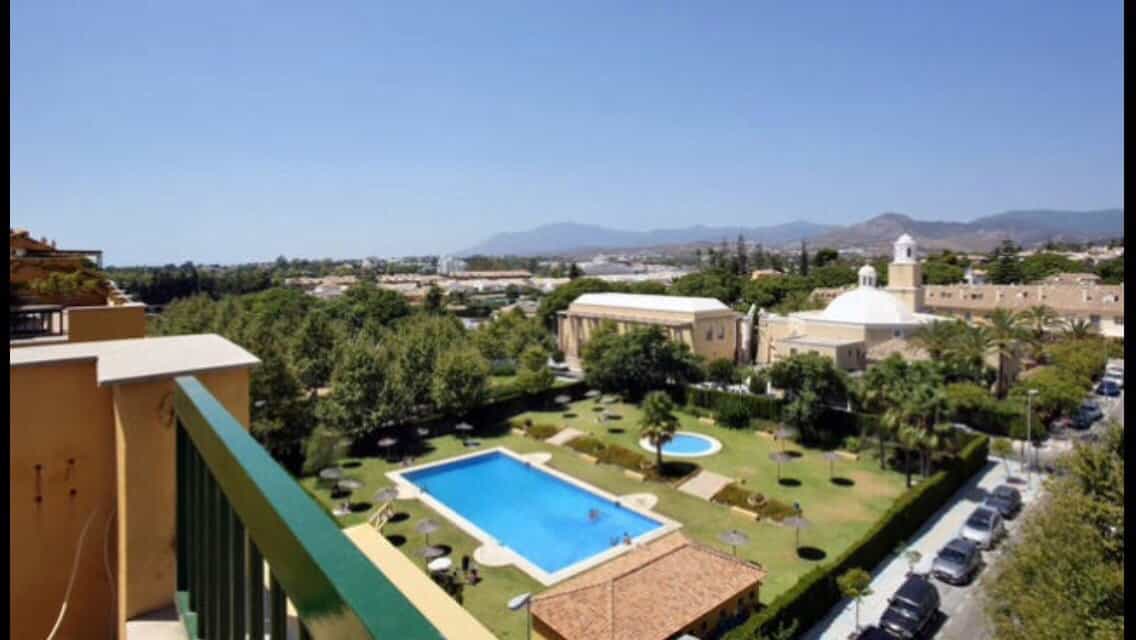 Condominium in Marbella, Andalucía 10194126
